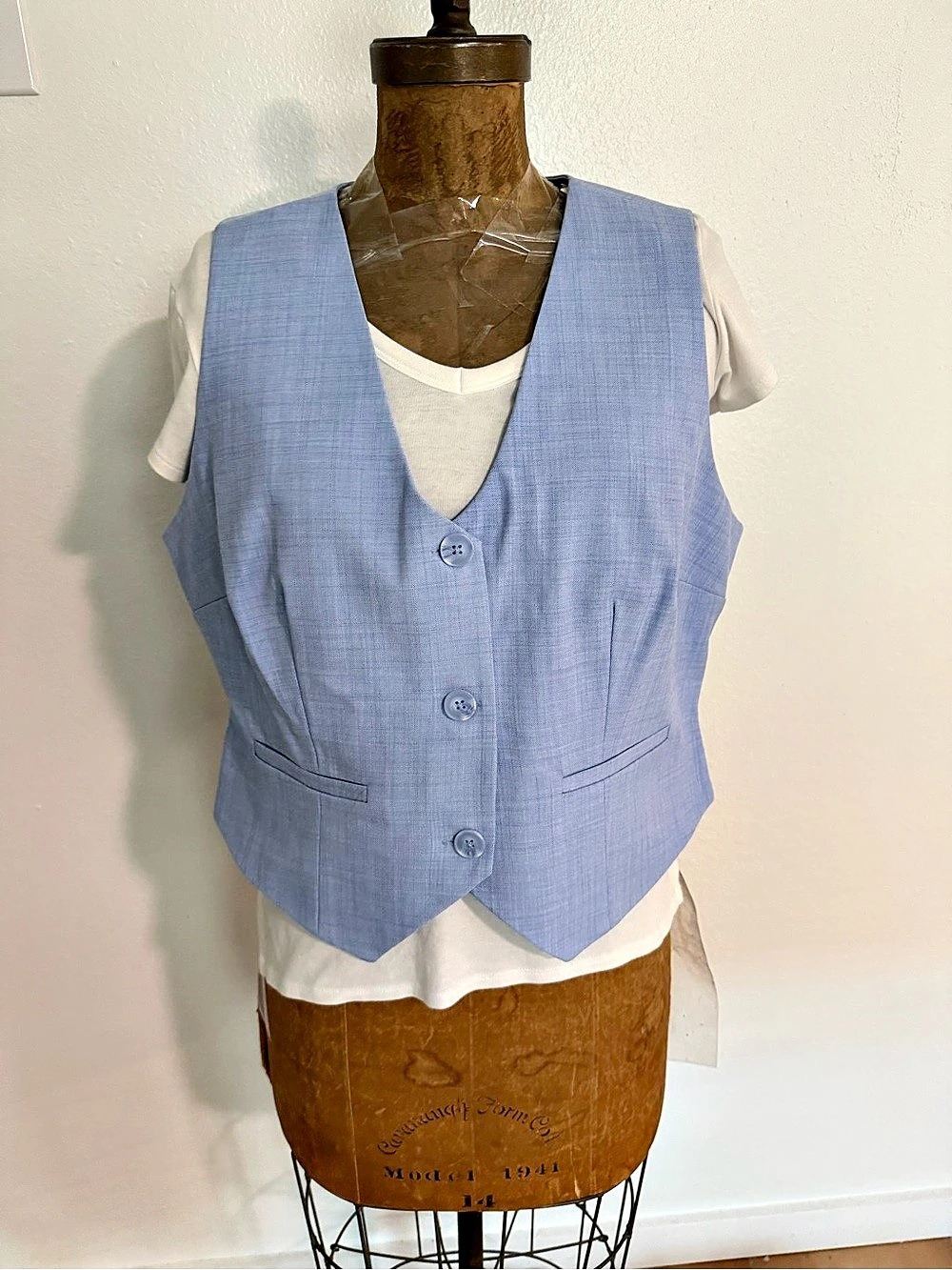 Gemma + Jane Blue Vest Size Large NWT